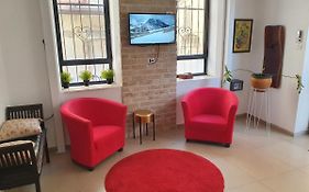 Be Me Hotels And Hostels Art